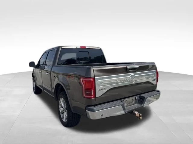 Used 2015  Ford King Ranch image 5