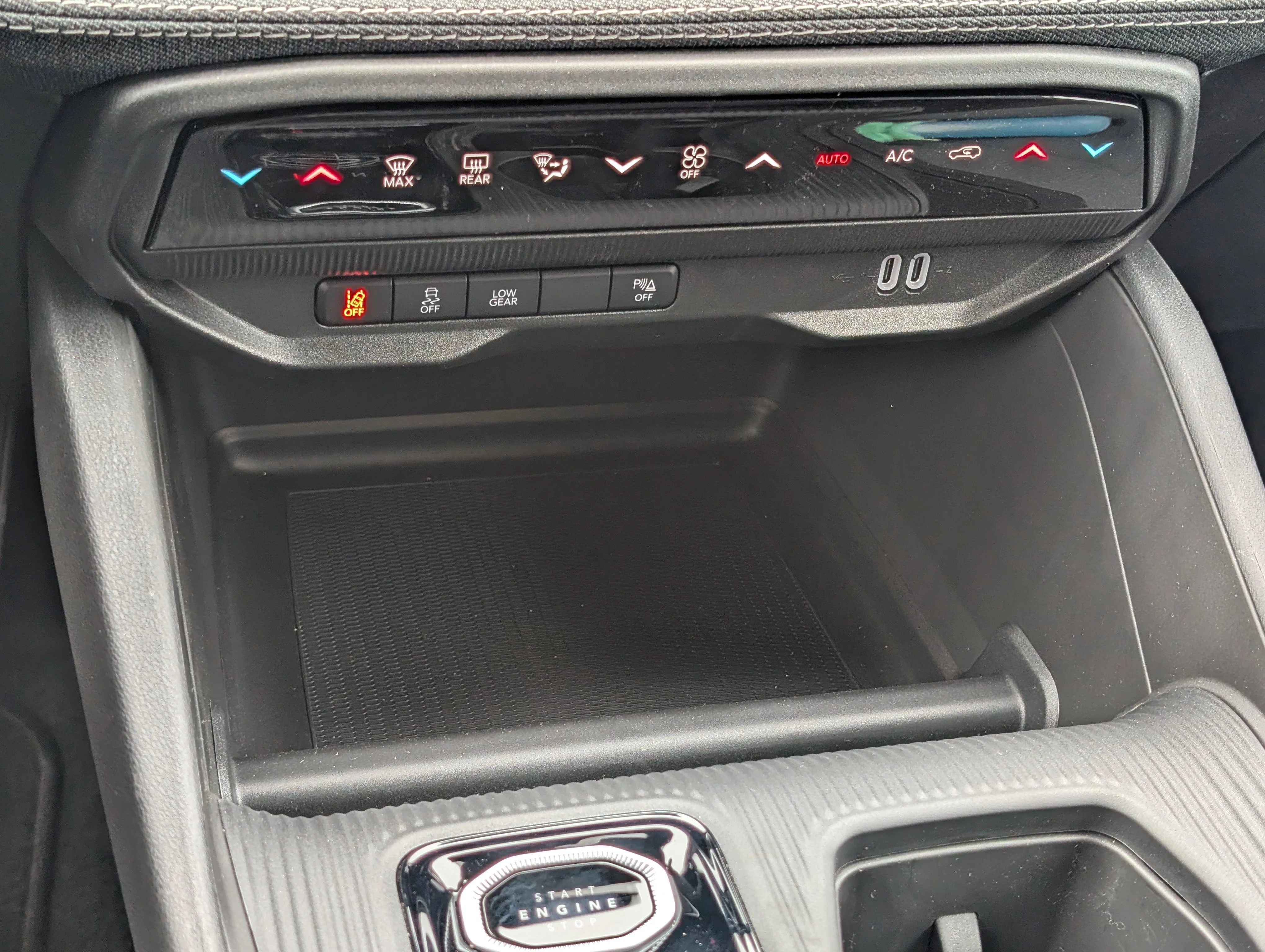 New 2026 Sting-Grey Jeep Laredo image 28
