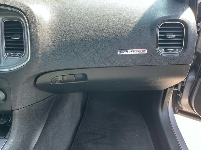 Used 2013 Silver Dodge SXT image 26