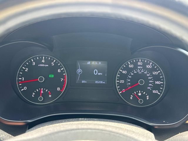 Used 2018 White Kia EX image 39