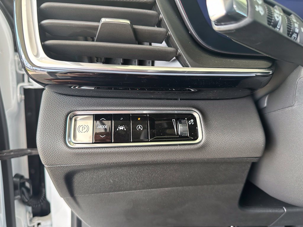 New 2026 Summit White Buick Preferred image 19