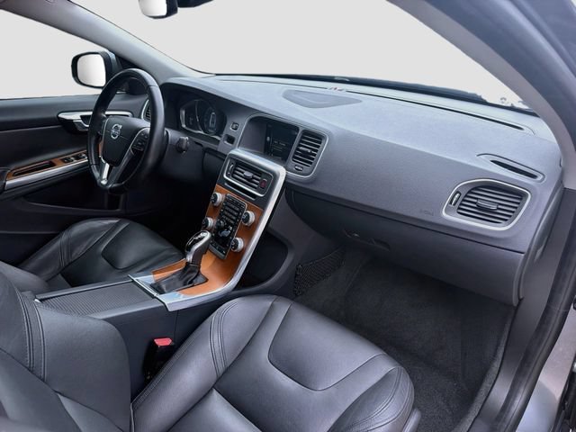 Used 2016 Gray Metallic Volvo T5 Drive-E Premier image 14