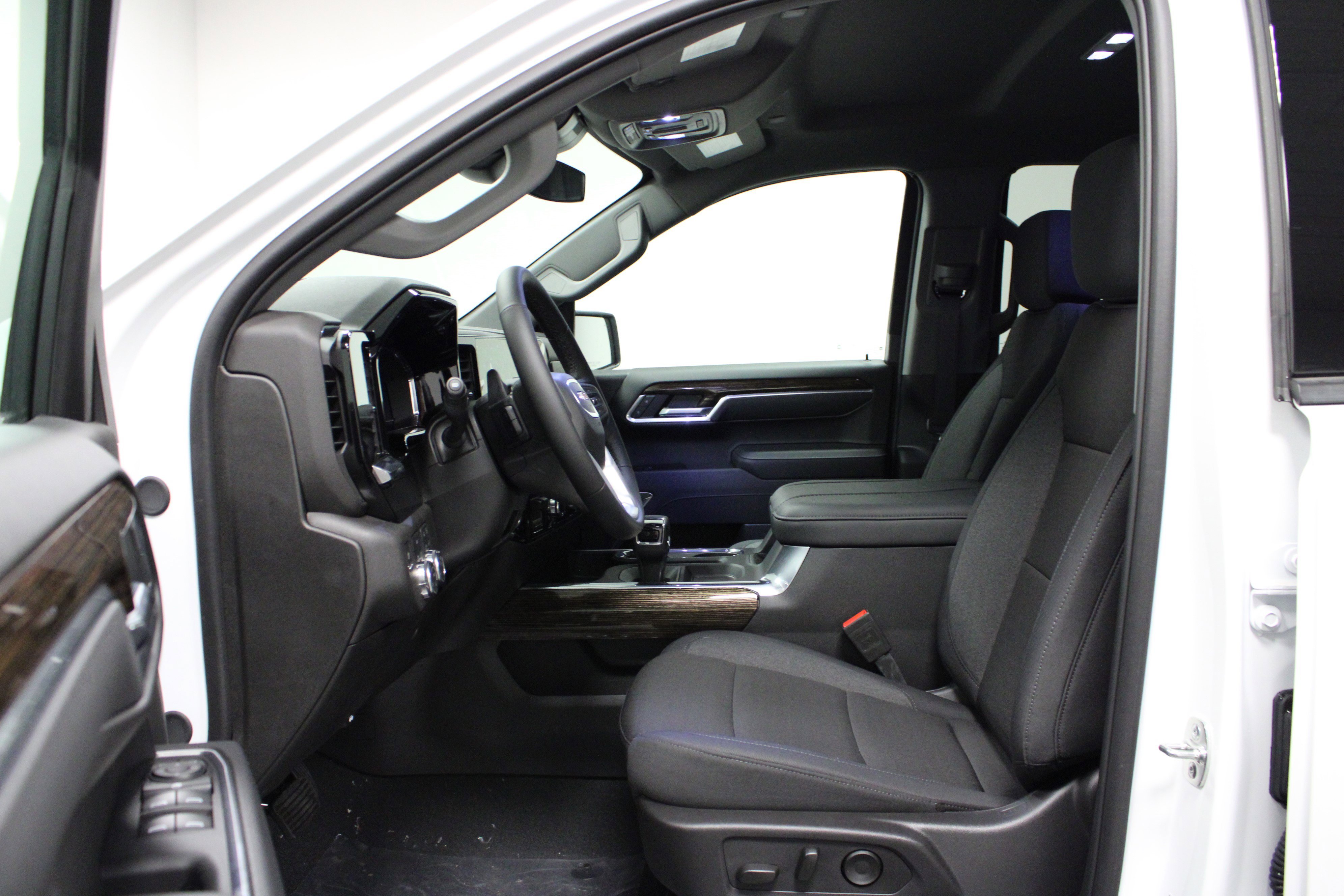 2025 GMC Sierra 1500 Elevation - Photo 11