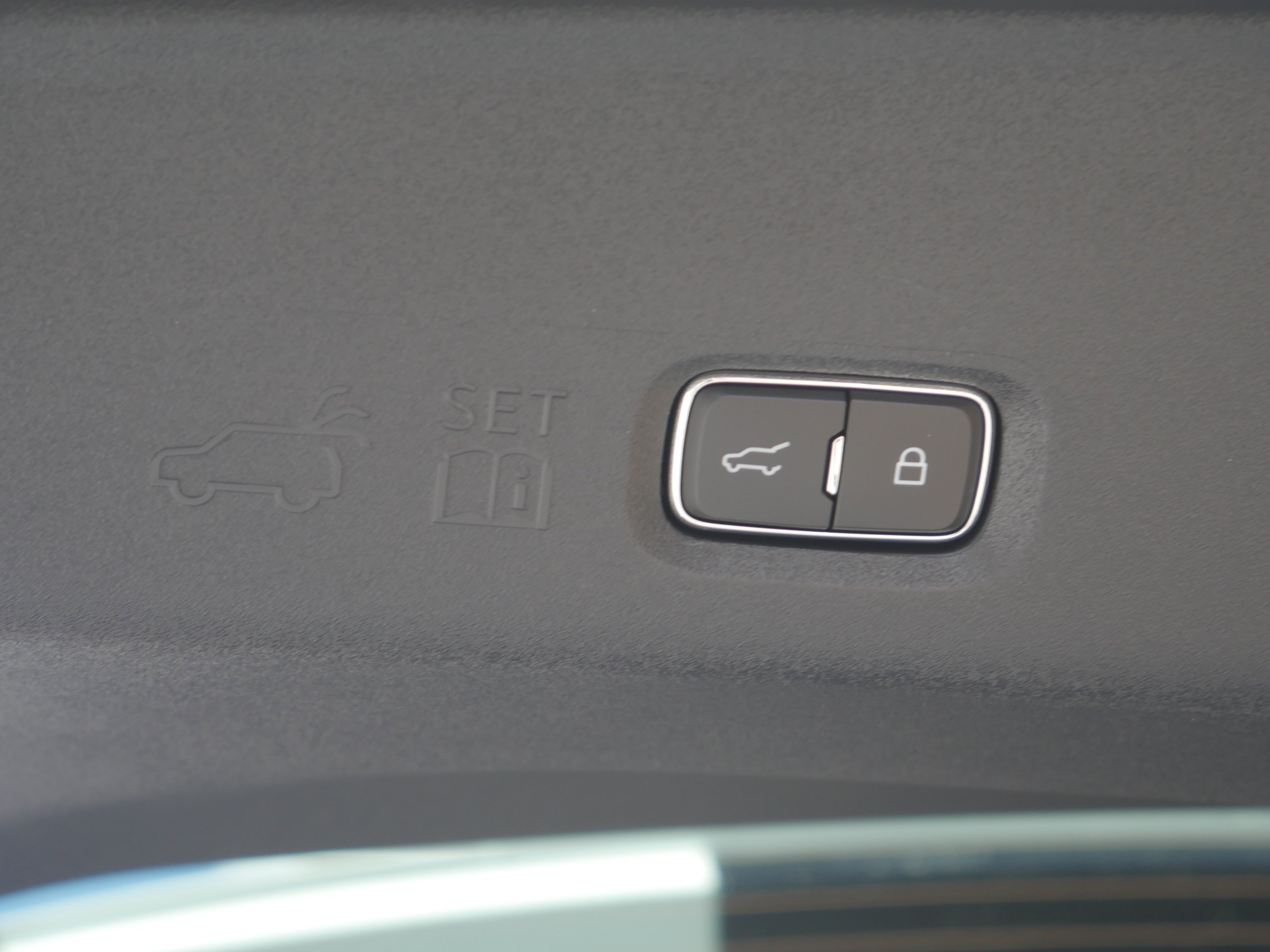 New 2027 Star White Metallic Tri-Coat Ford MAX Platinum image 28