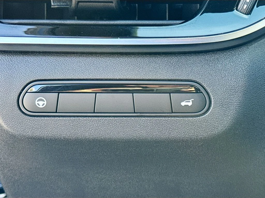 Certified Used 2026 Gray INFINITI SPORT image 10