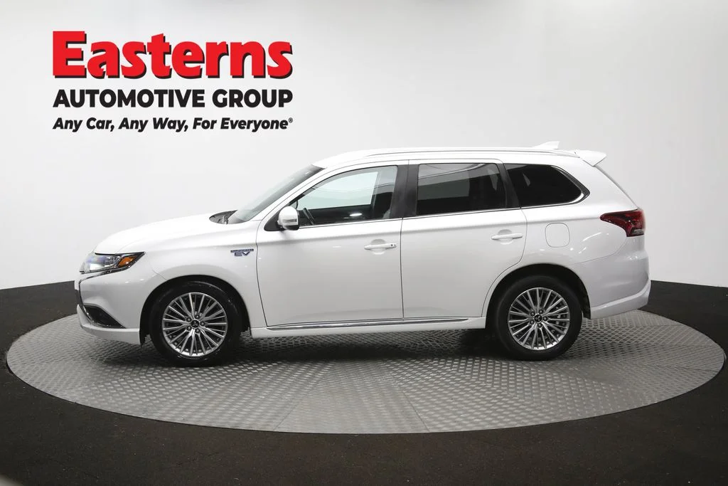 Used 2020 White Mitsubishi SEL image 59