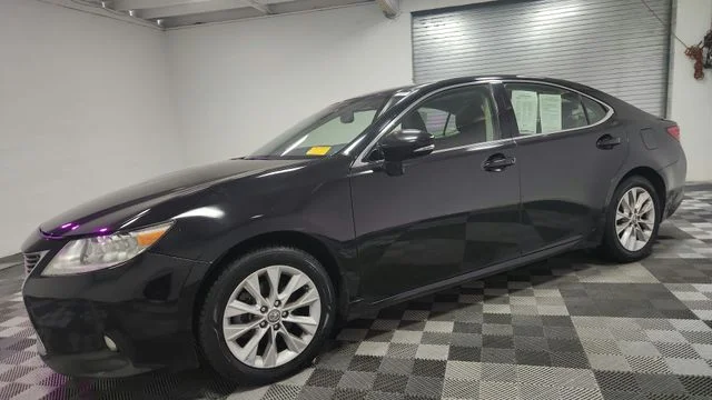 Used 2015 Silver Lexus 350 image 5