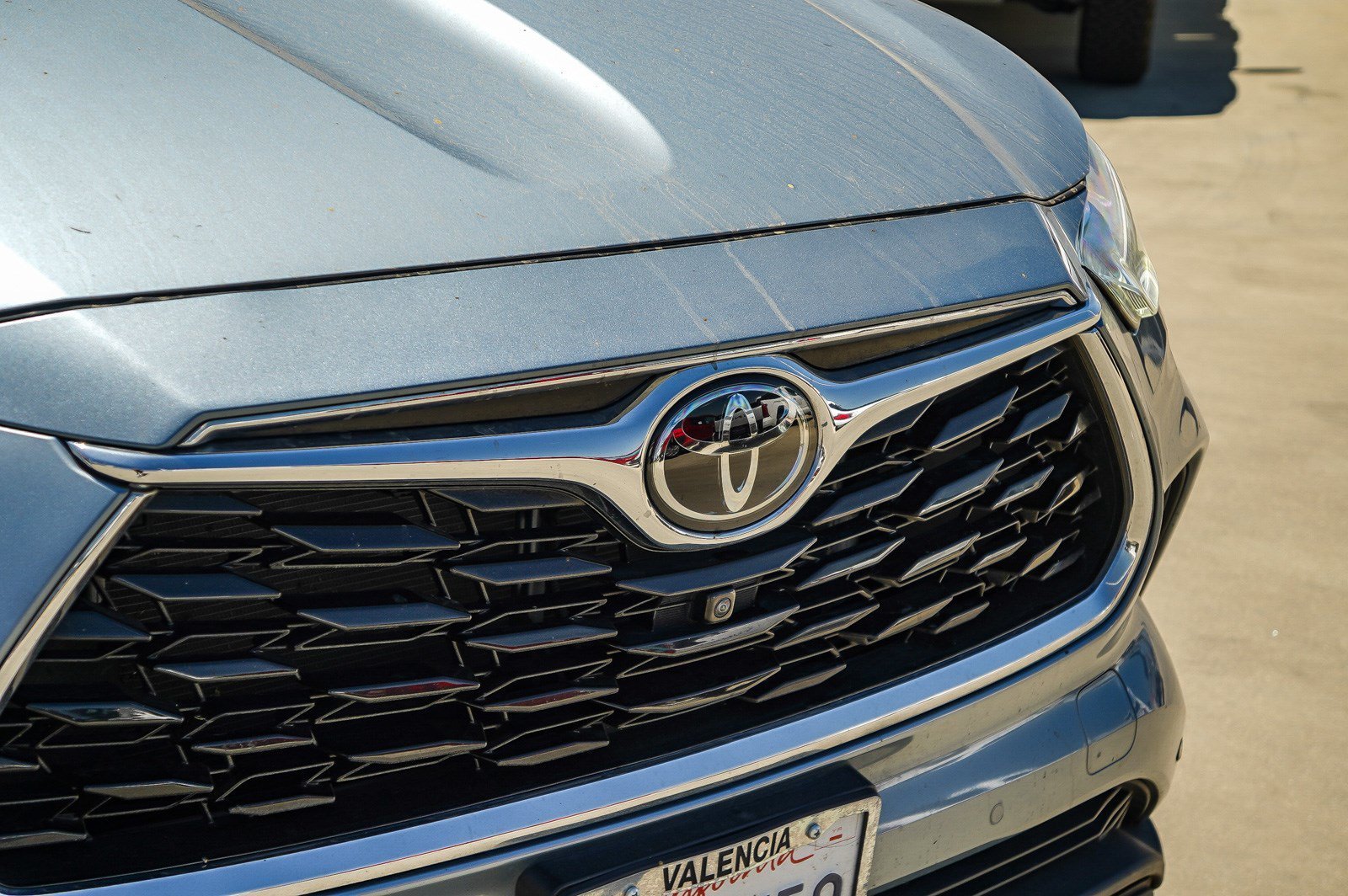 Certified Used 2024 Moon Dust Toyota Limited image 9