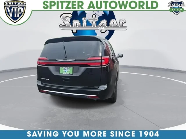 Used 2025 Black Chrysler Select image 8