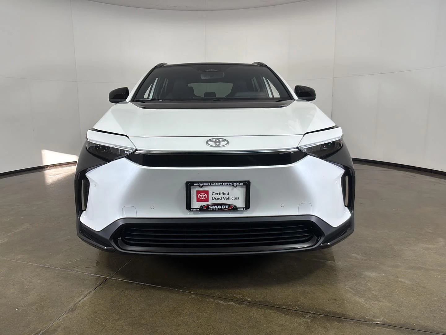 Used 2023 Wind Chill Pearl Toyota XLE image 6