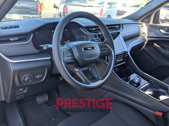 2025 Jeep Grand Cherokee Laredo - Photo 12