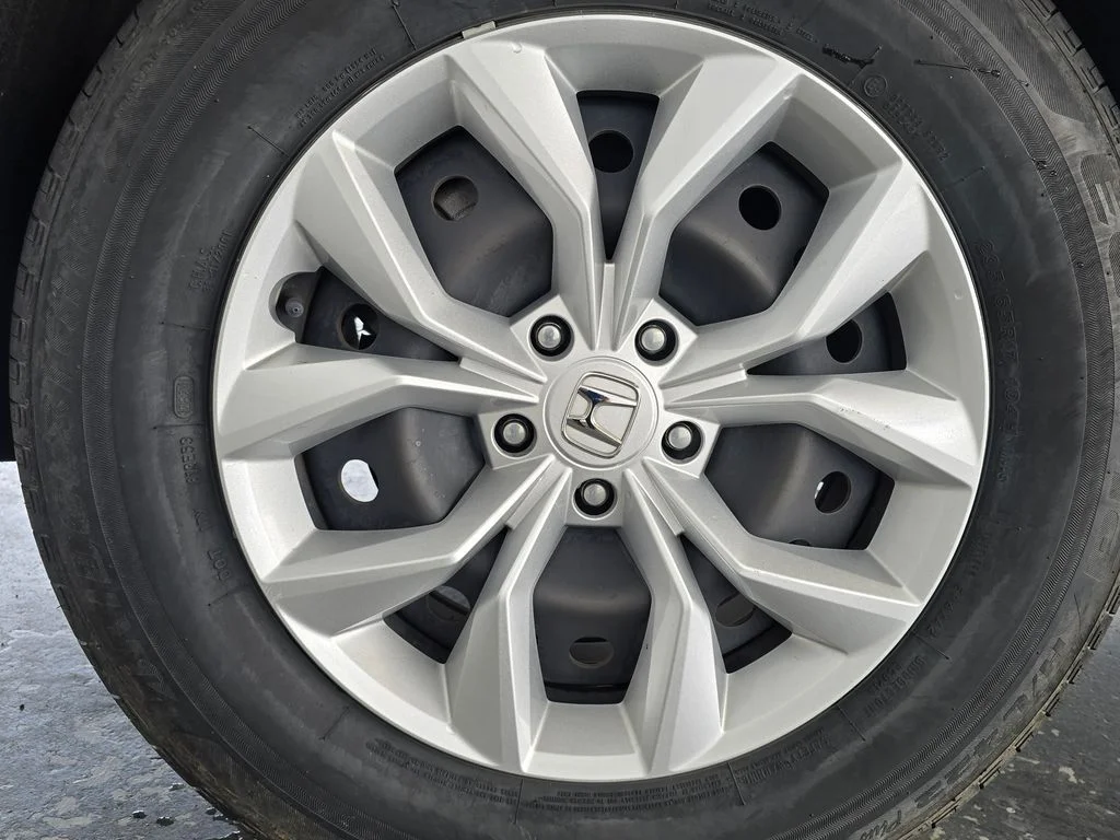 Used 2025 White Honda LX image 32