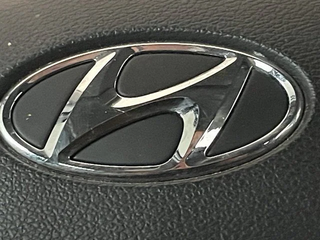 Used 2020 Steel Graphite Hyundai SE image 11