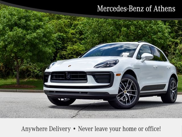 2025 Porsche Macan's photo