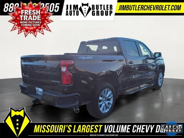 Used 2020 BLACK Chevrolet Custom image 3
