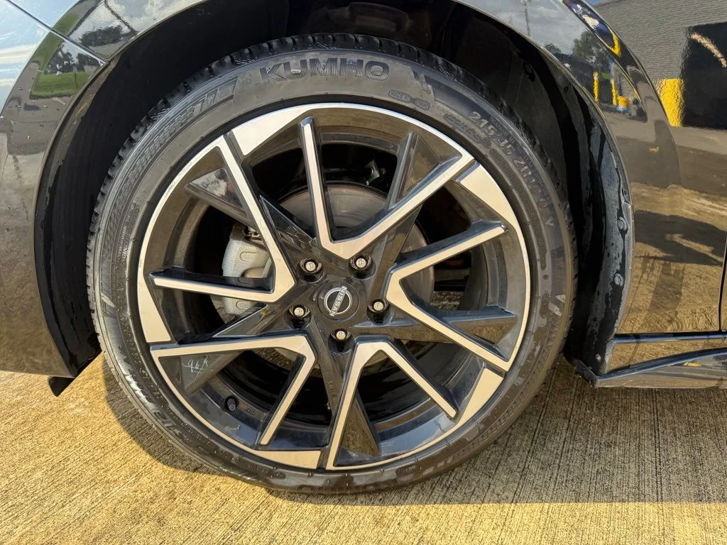Used 2025 Black Nissan SR image 24