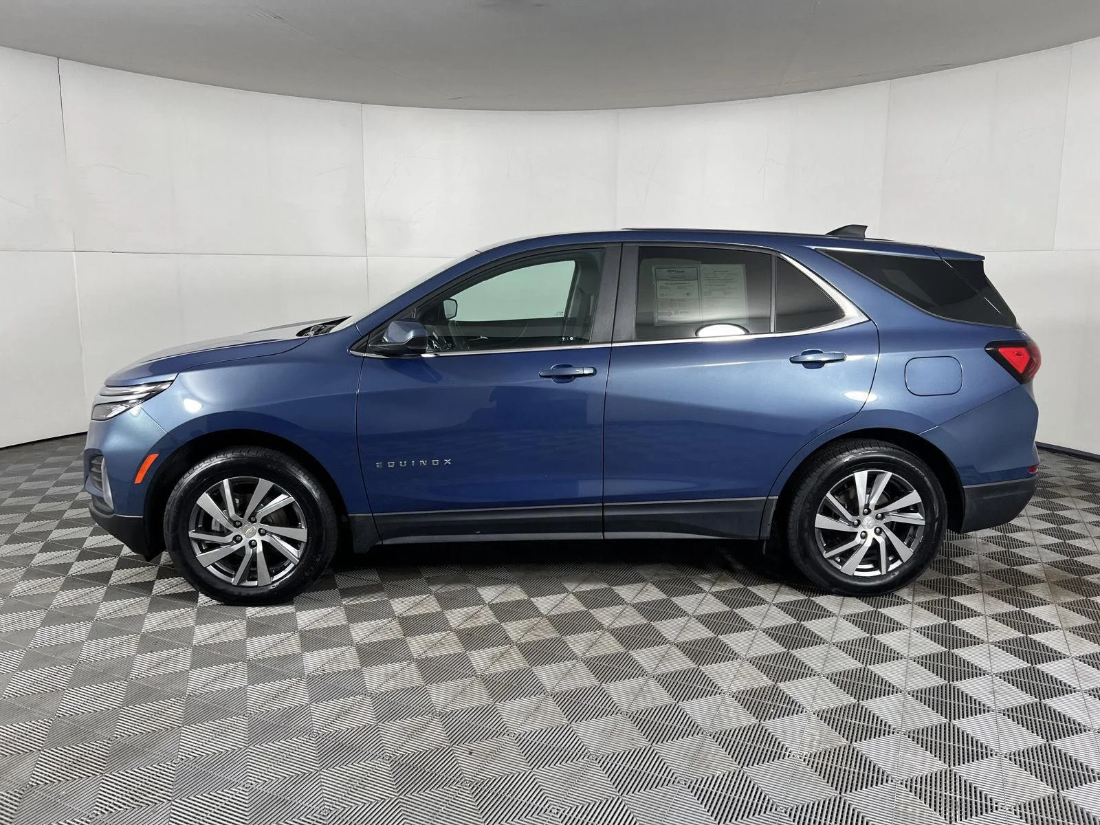 Used 2024 Lakeshore Blue Metallic Chevrolet LT image 33