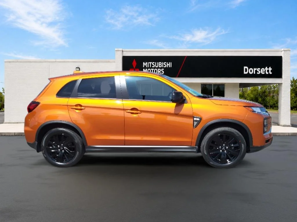 New 2026 Sunshine Orange Metallic Mitsubishi LE image 5