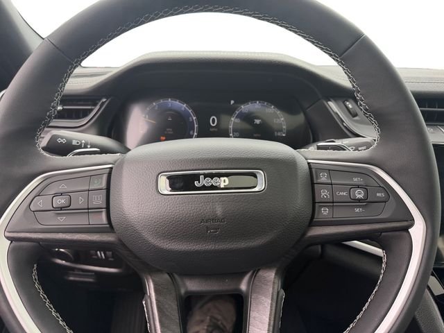 New 2026 Bright White Clear-Coat Exterior Paint Jeep Altitude image 19