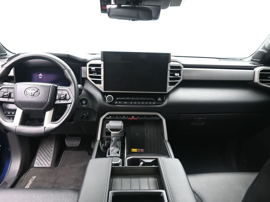 Used 2025  Toyota Limited image 27