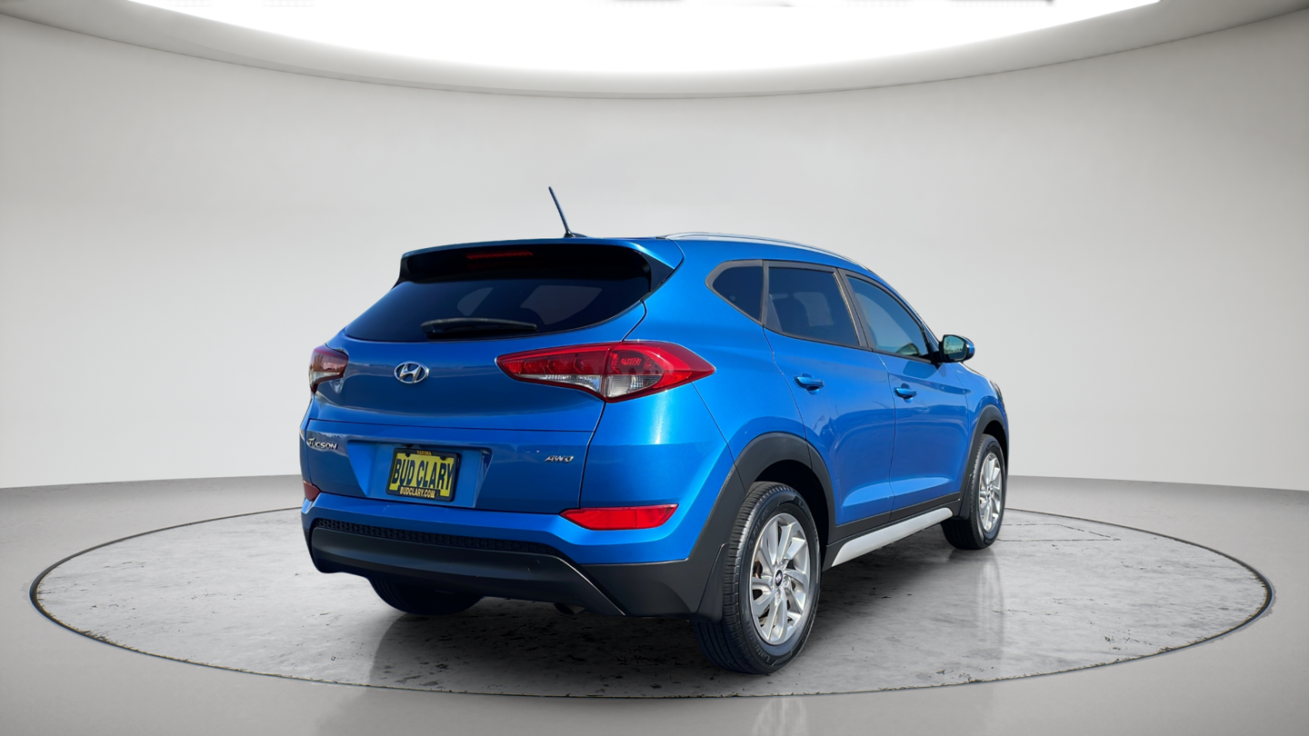 Used 2017 Blue Hyundai SE image 5