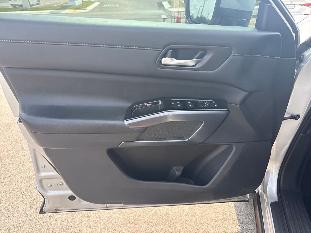 Certified Used 2023 Silver Nissan SL image 12