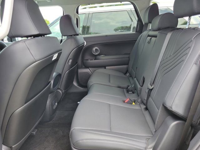 New 2026 Black Hyundai Blue SEL 8P image 6