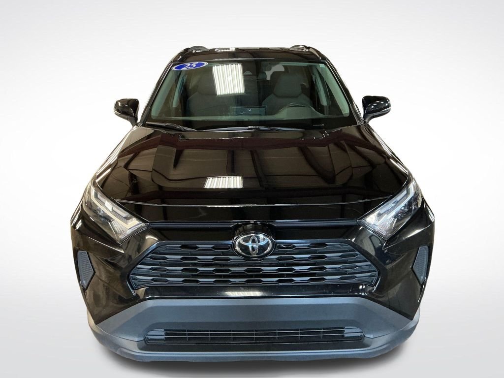Used 2025  Toyota XLE image 8
