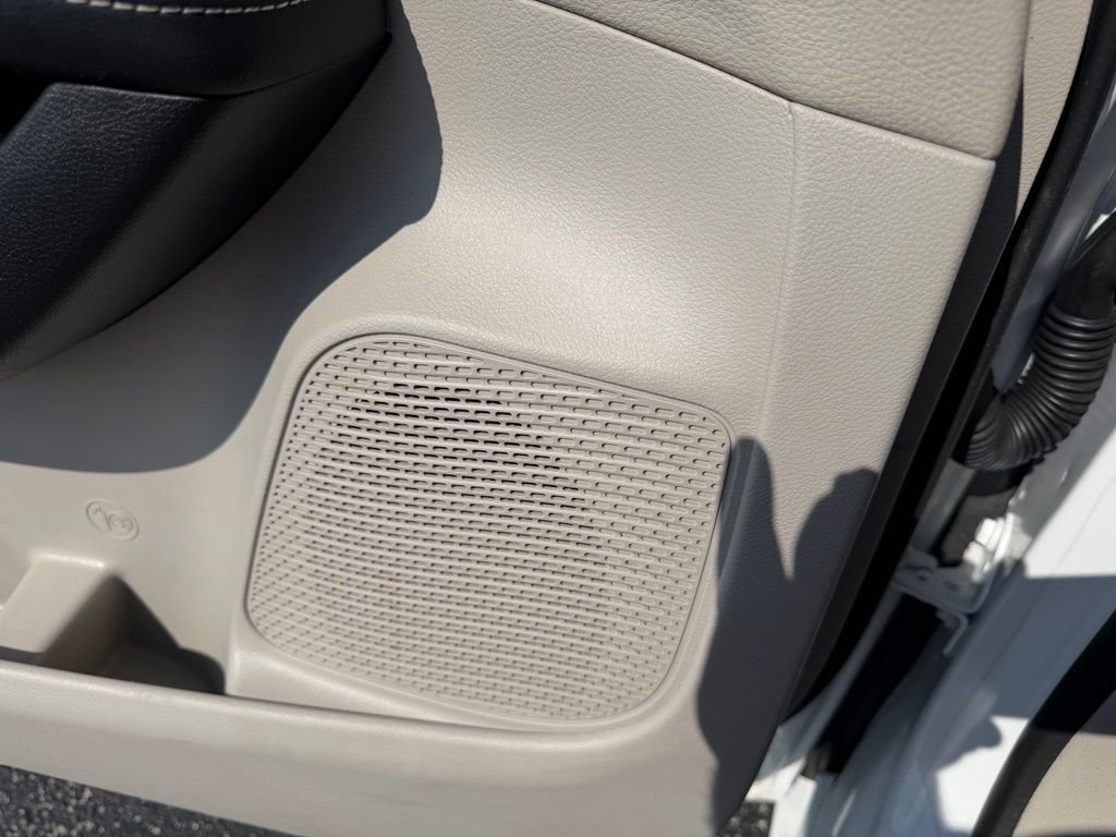 Used 2023 White Chrysler Touring L image 16