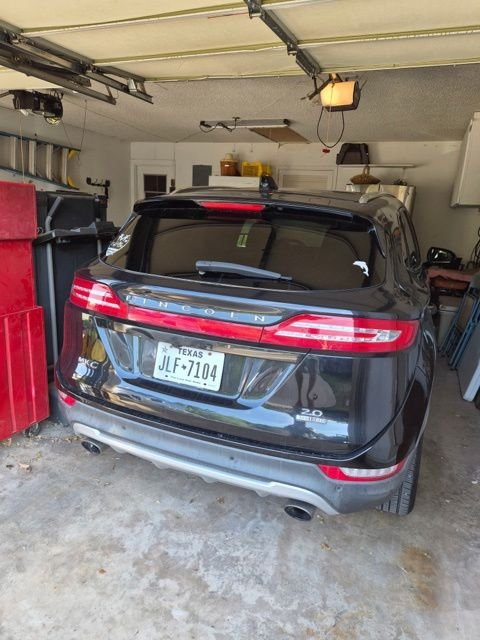Used 2015 Black Lincoln Base image 4