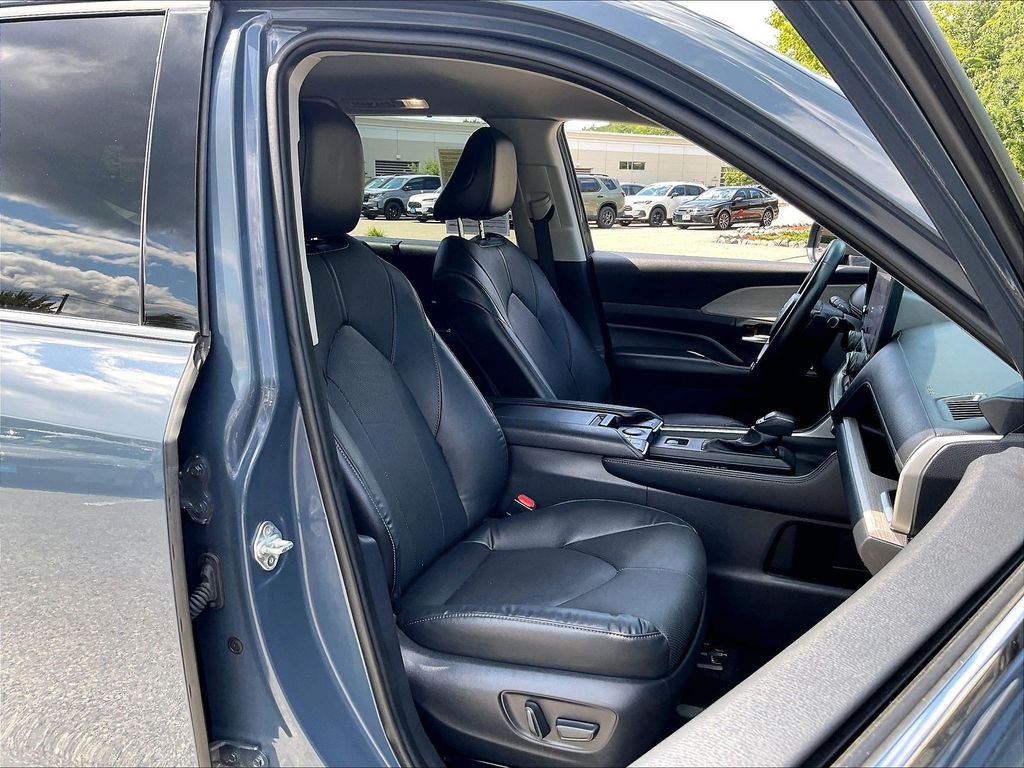 Used 2024 White Toyota Limited image 11