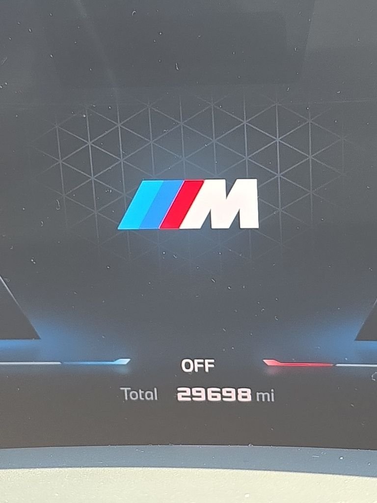 Used 2024 Gray BMW M60i image 3