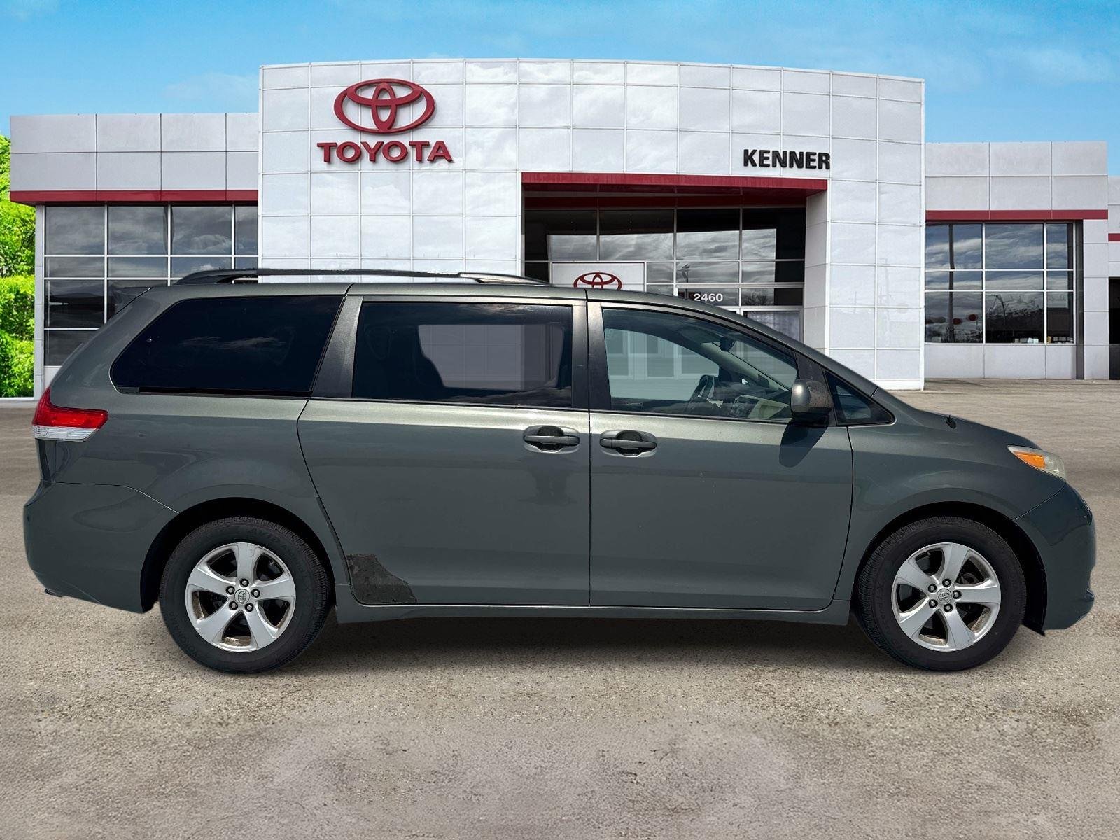 Used 2014 Cypress Pearl Toyota LE image 9