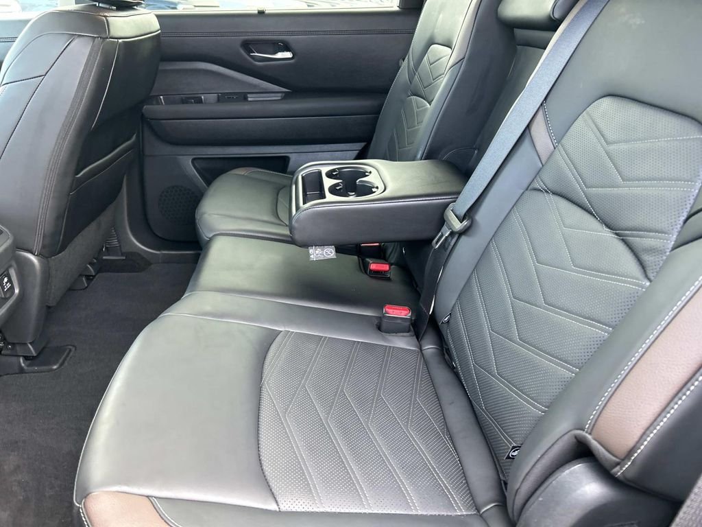 Certified Used 2025 Boulder Gray Metallic Nissan Platinum image 18