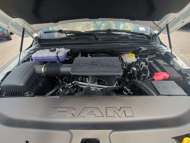 New 2026 Bright White Clearcoat RAM Tradesman image 38