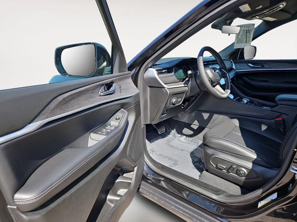 2025 Jeep Grand Cherokee Limited - Photo 9
