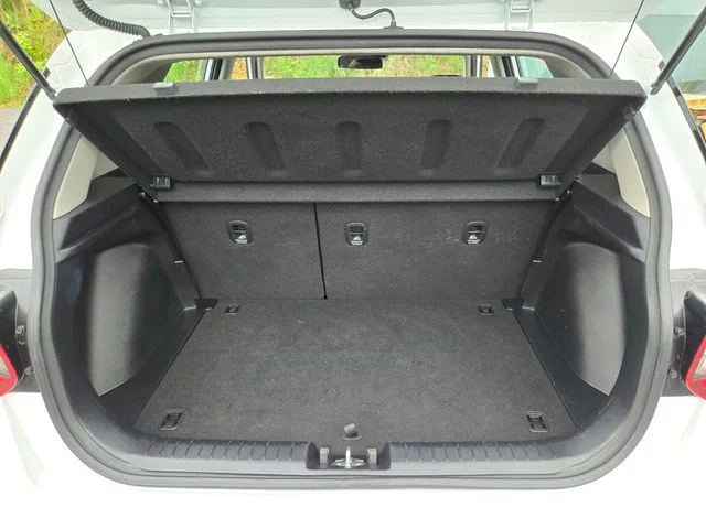 Used 2025 White Hyundai SEL image 17
