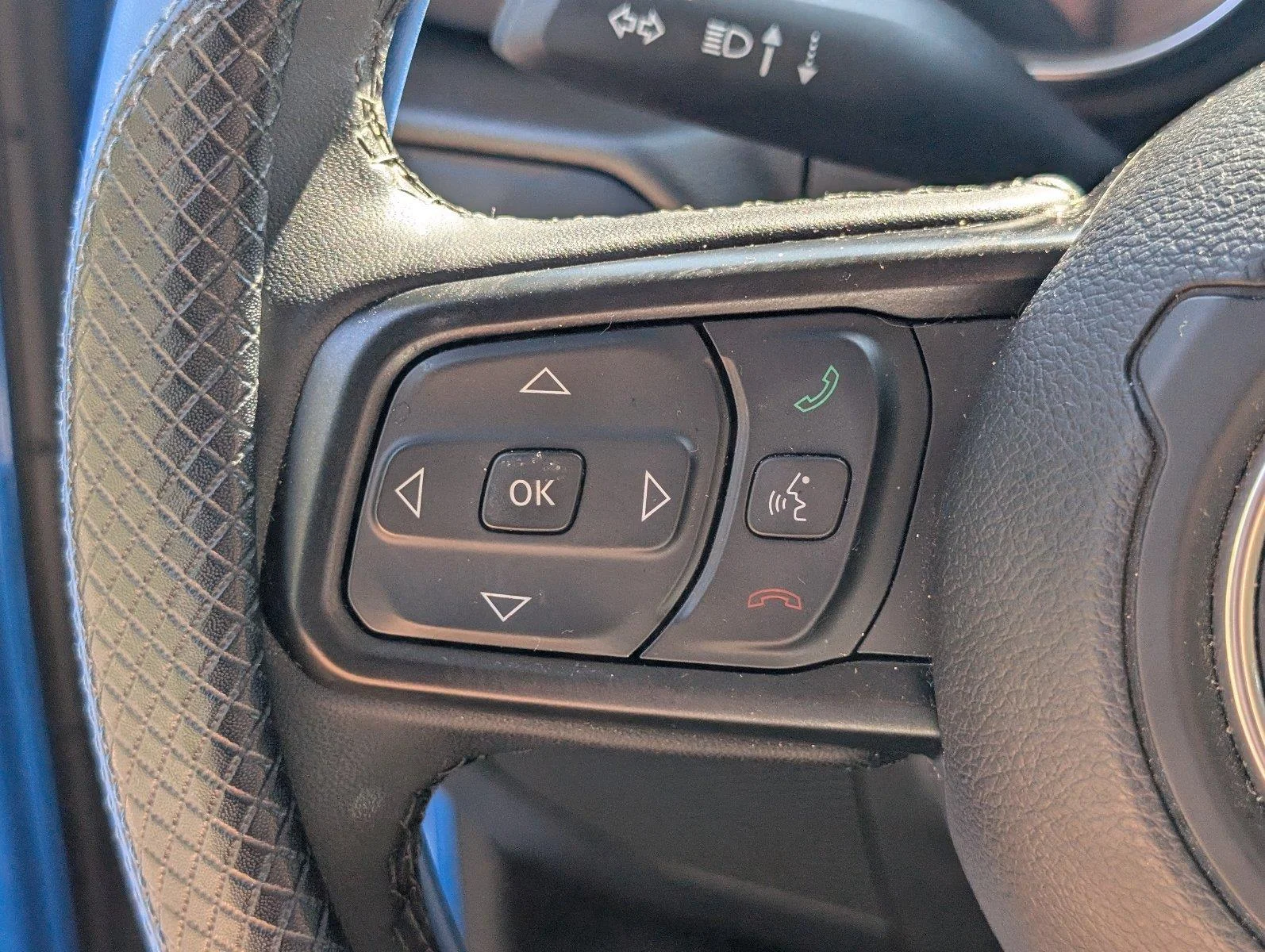 Used 2023 Hydro Blue Pearlcoat Jeep Sport S image 30