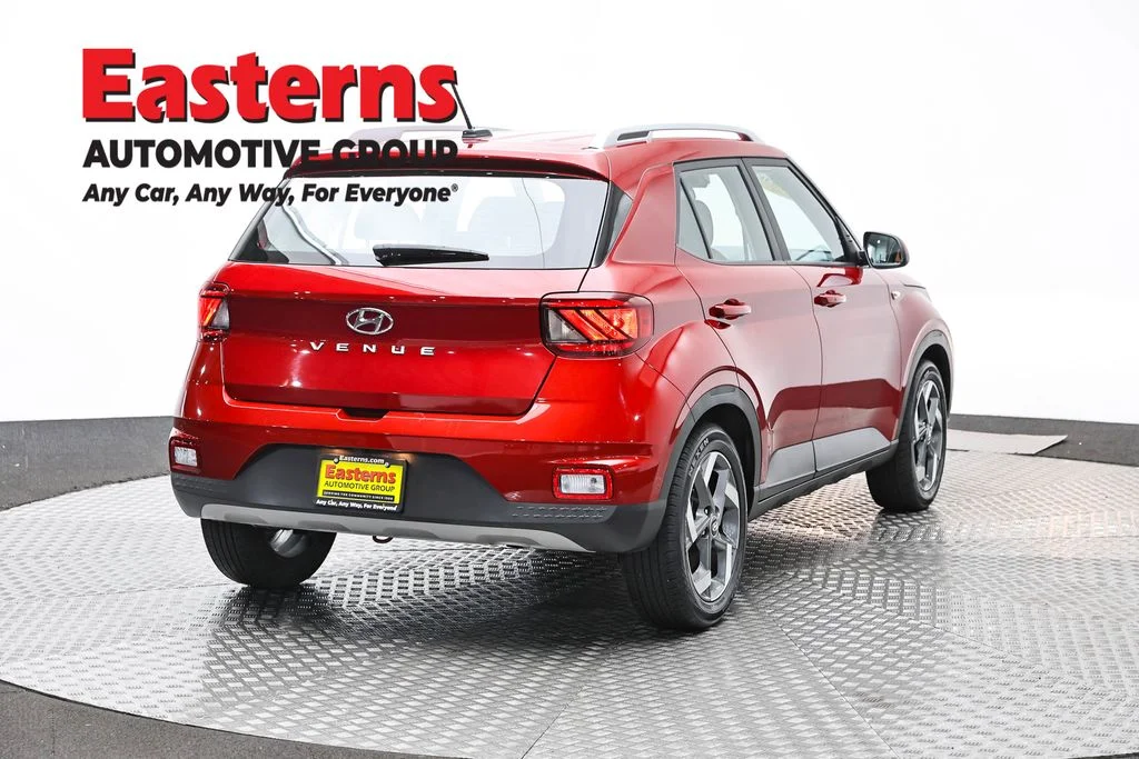 Used 2025 Red Hyundai SEL image 5