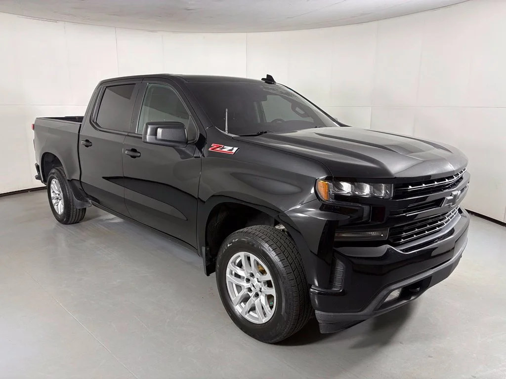 Used 2021 Black Chevrolet RST image 2