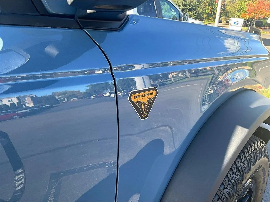Used 2025 Azure Gray Metallic Ford Badlands image 26