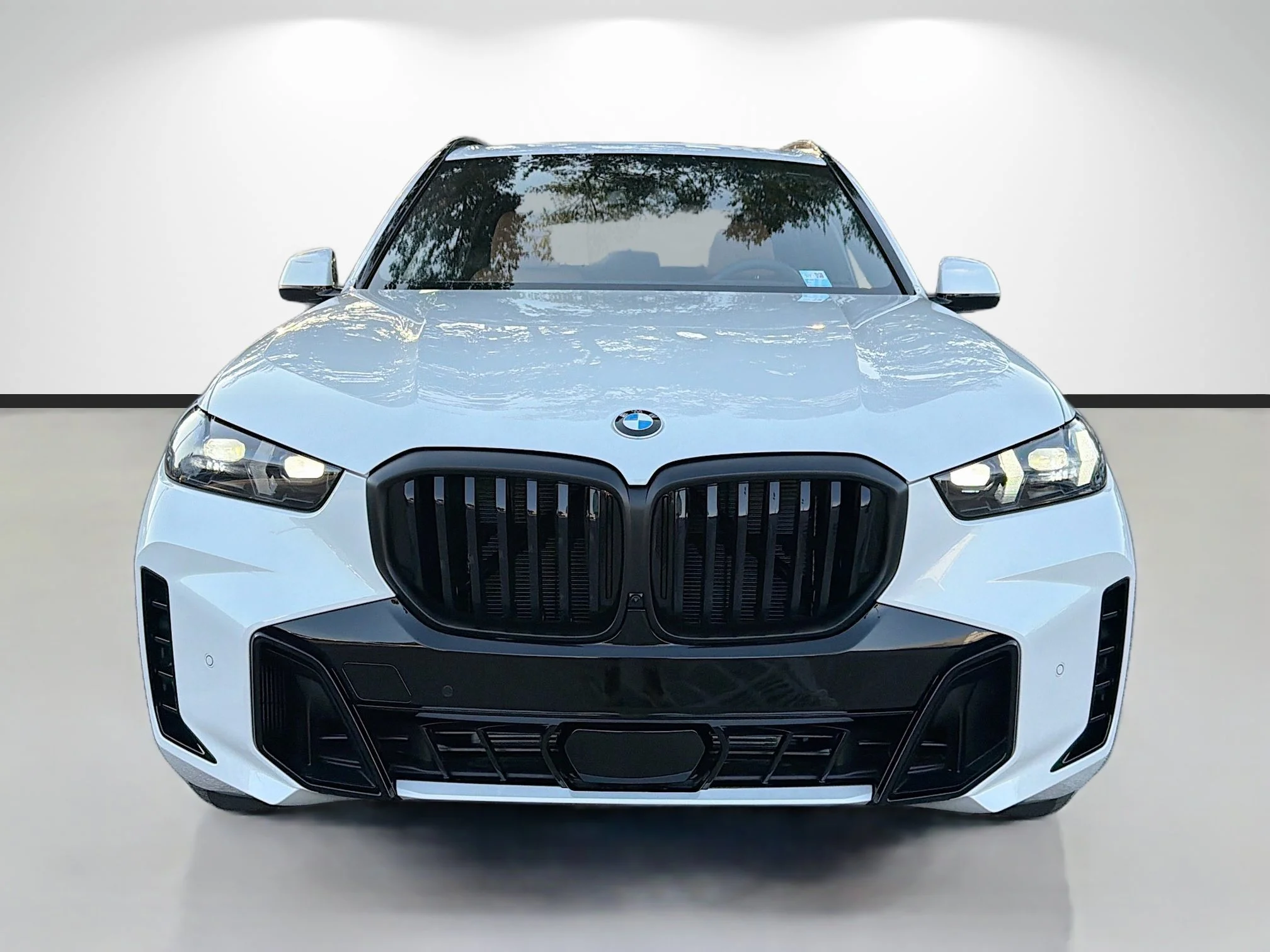 New 2026 Mineral White Metallic BMW xDrive40i image 8