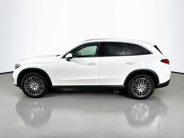 Used 2025  Mercedes-Benz GLC 300 image 4