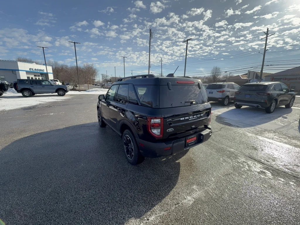 New 2025 Shadow Black Ford Outer Banks image 3