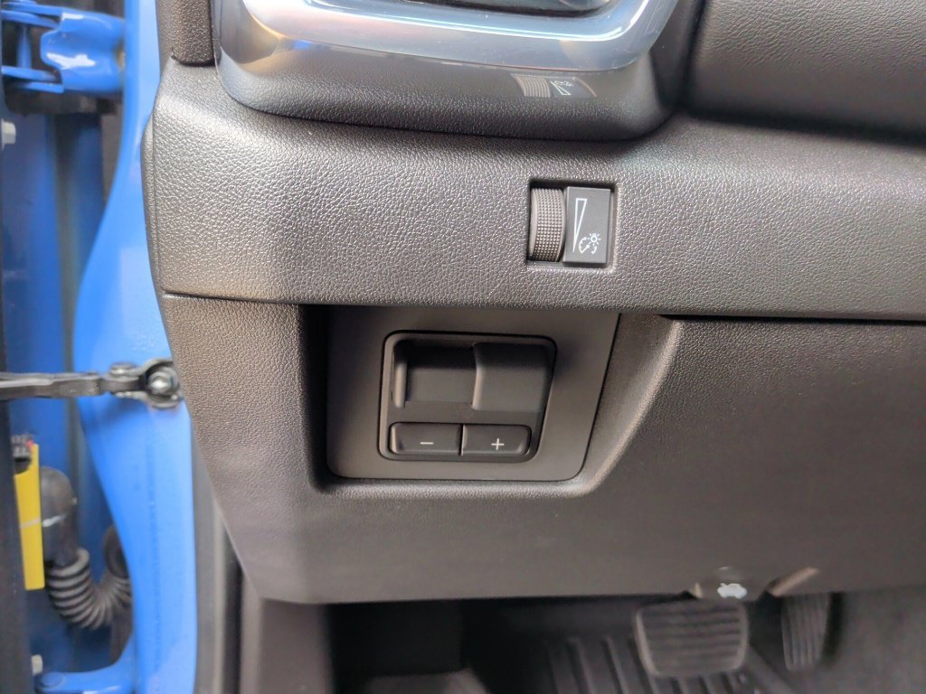 Used 2026  GMC Elevation image 15