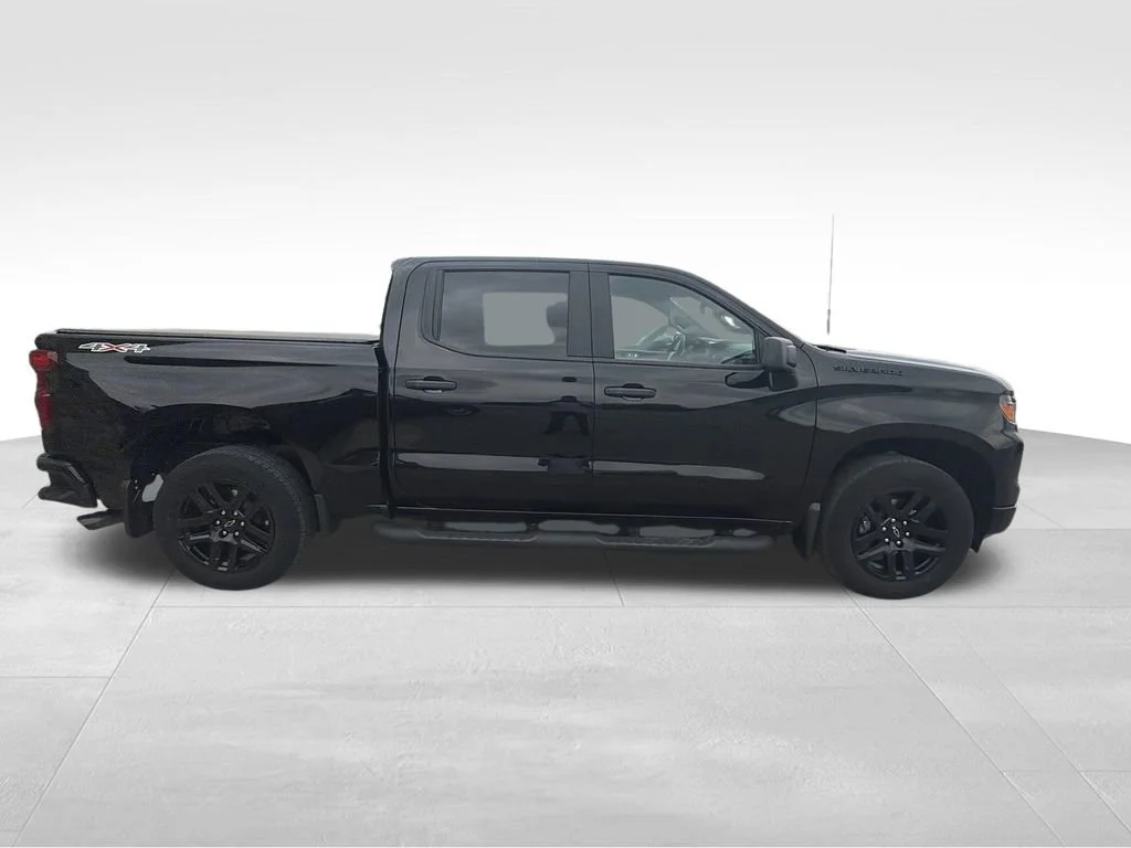 Used 2023 Black Chevrolet Custom image 8