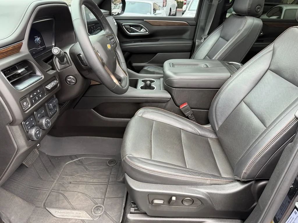 Used 2024 Black Chevrolet High Country image 24