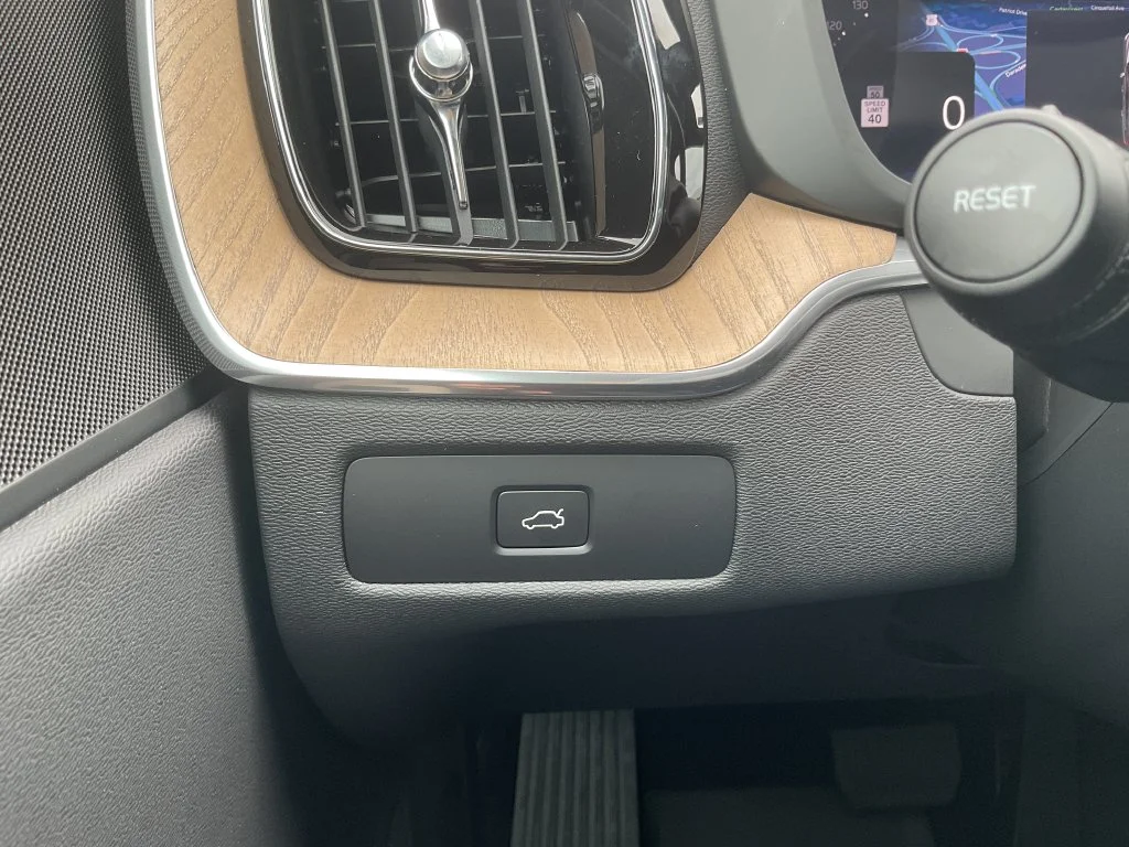 New 2027 Gray Volvo B5 Core image 30