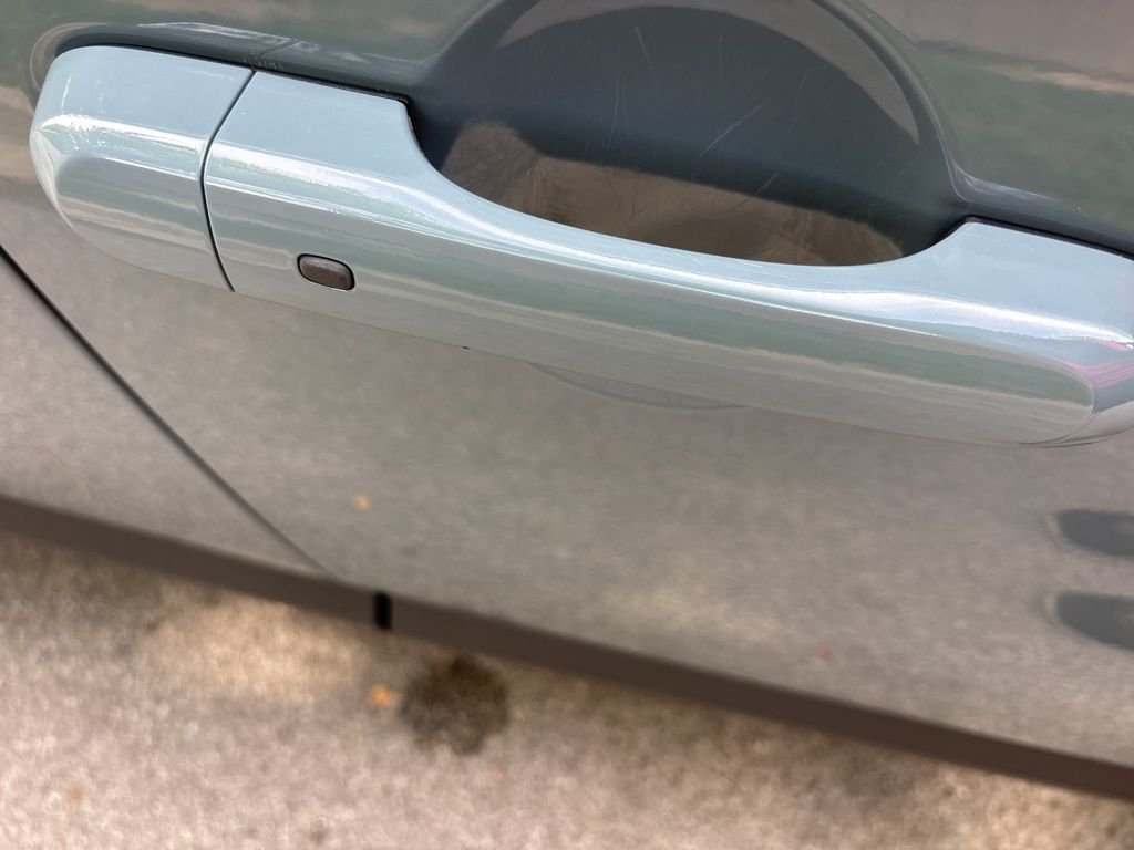 Certified Used 2018 Gray Jeep Latitude image 36