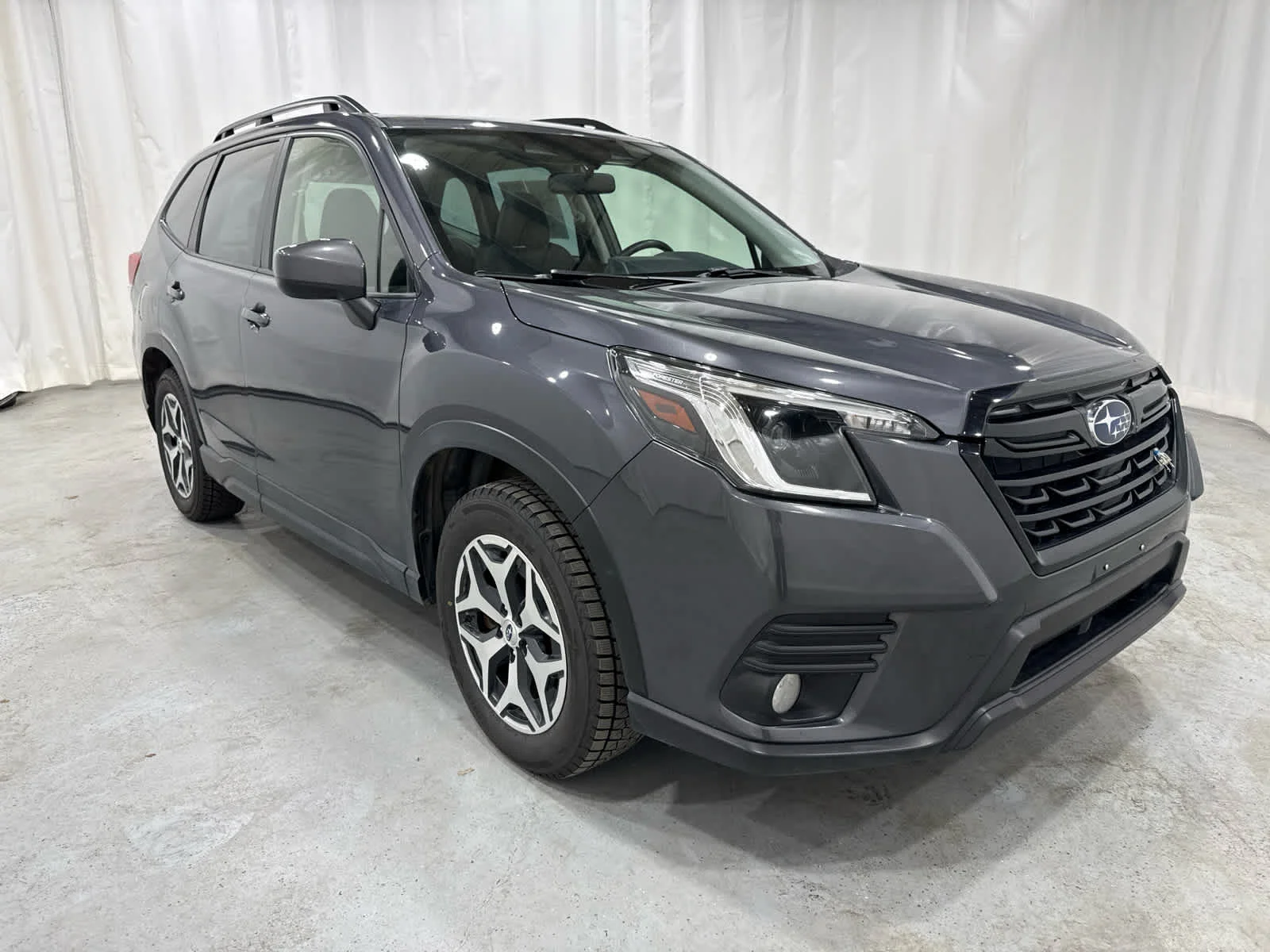 Used 2023  Subaru Premium image 7